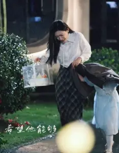 《婚色已晚》：都市情感的挣扎与救赎，爱与痛的边缘！